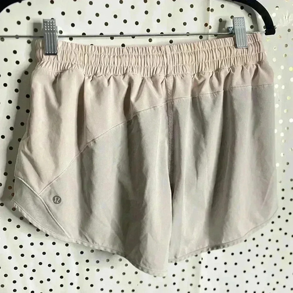 Lululemon Hotty Hot Short - Picture 7 of 9